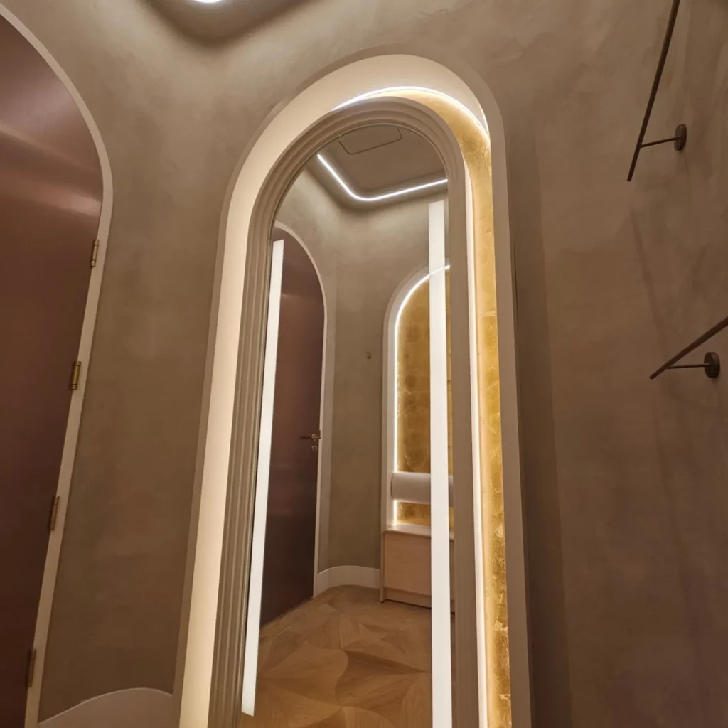 Detail of an LED-lit arch in the Dynamite Promenades St-Bruno fitting rooms